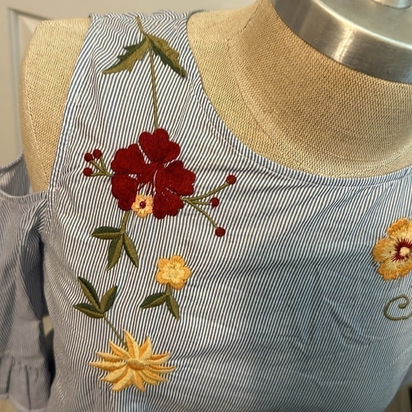 WORLD TOGETHER EMBROIDERED COLD SHOULDER TOP SZ S EVERYDAY SPRING SUMMER - Picture 3 of 9